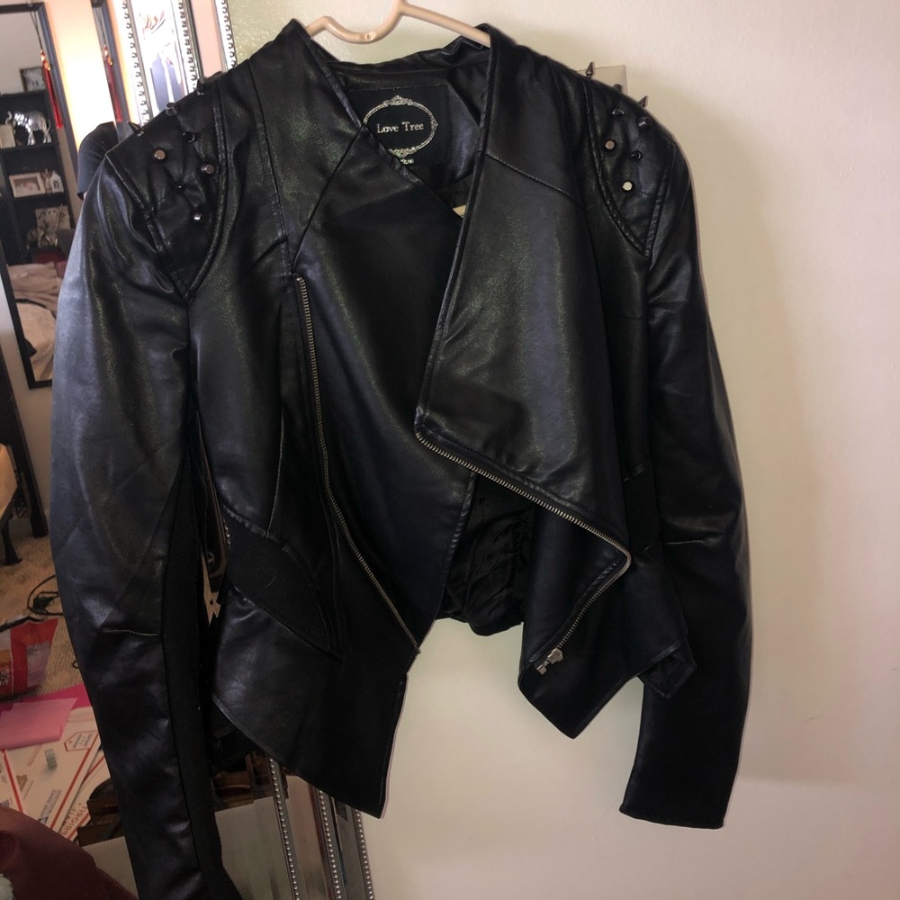 Black leather jacket - Size medium